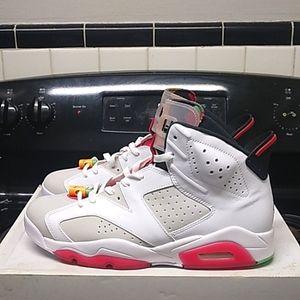 Air Jordan 6 retro (Hare) size 10 M/11.5 W